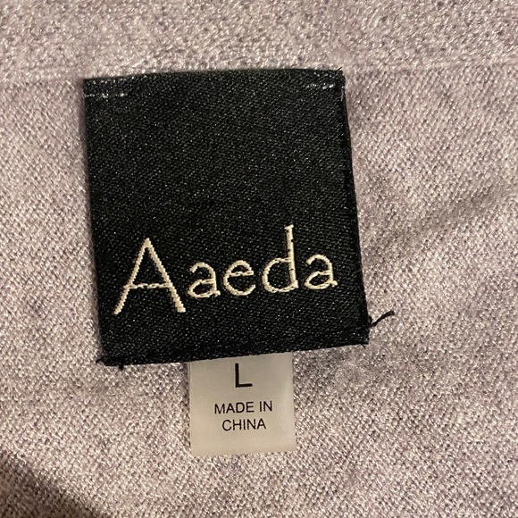 Color Block Top - Picture 3 of 4